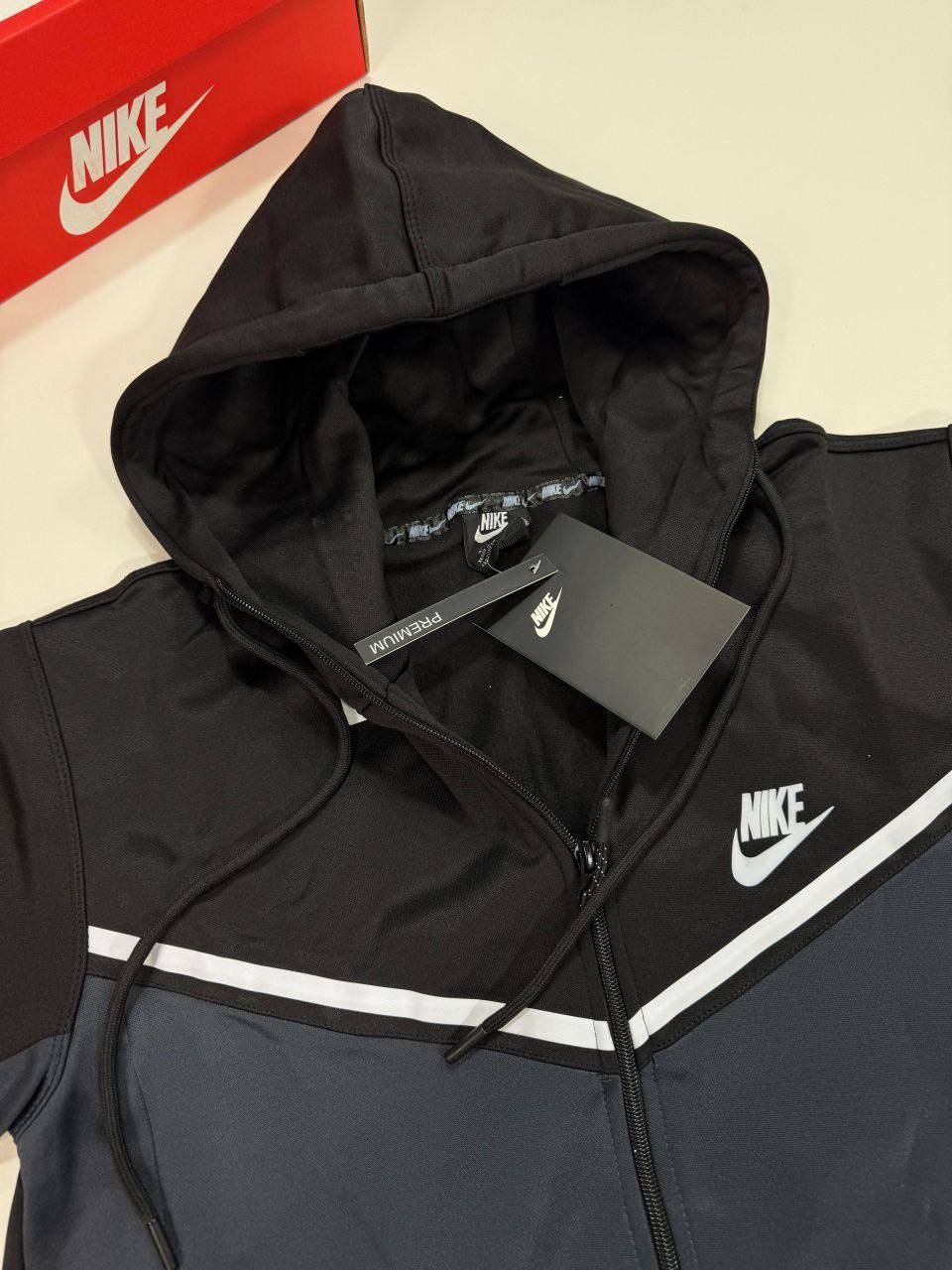 Nike Tech Fleece Signature Tracksuit Men's in  Black/Grey Color Reps Sale UK Best Quality AAA Replica
