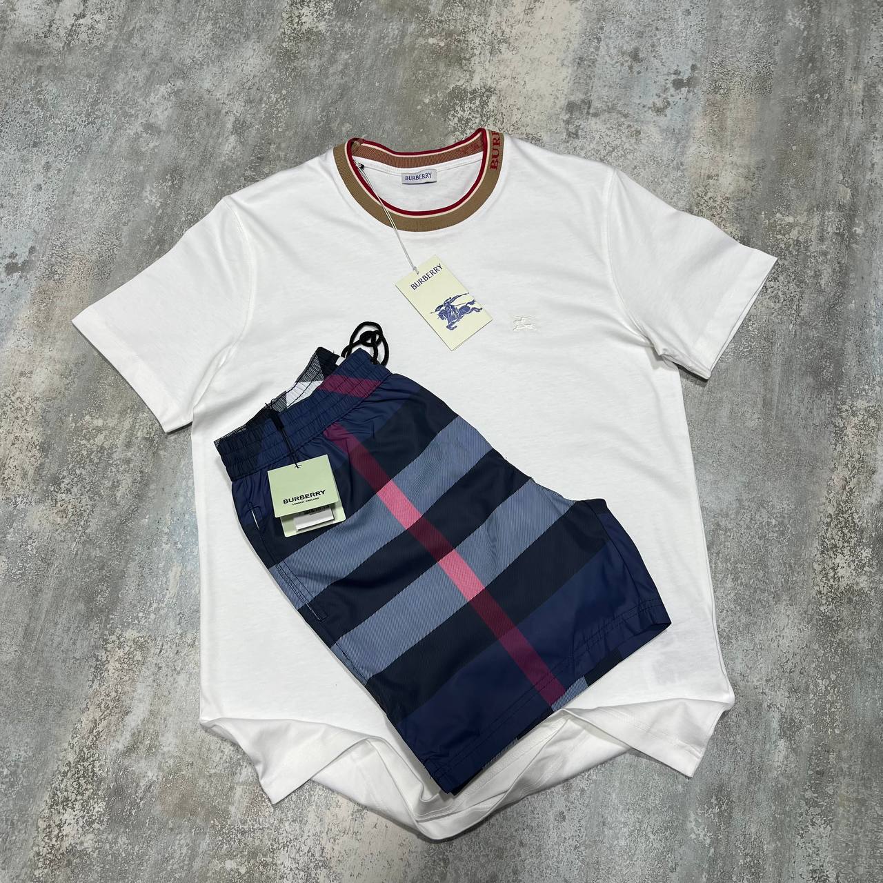 Burberry Jacquard-Striped Collar Men's Women's T-Shirts & Shorts Set in Different Colors Reps Sale UK Best Quality AAA Replica