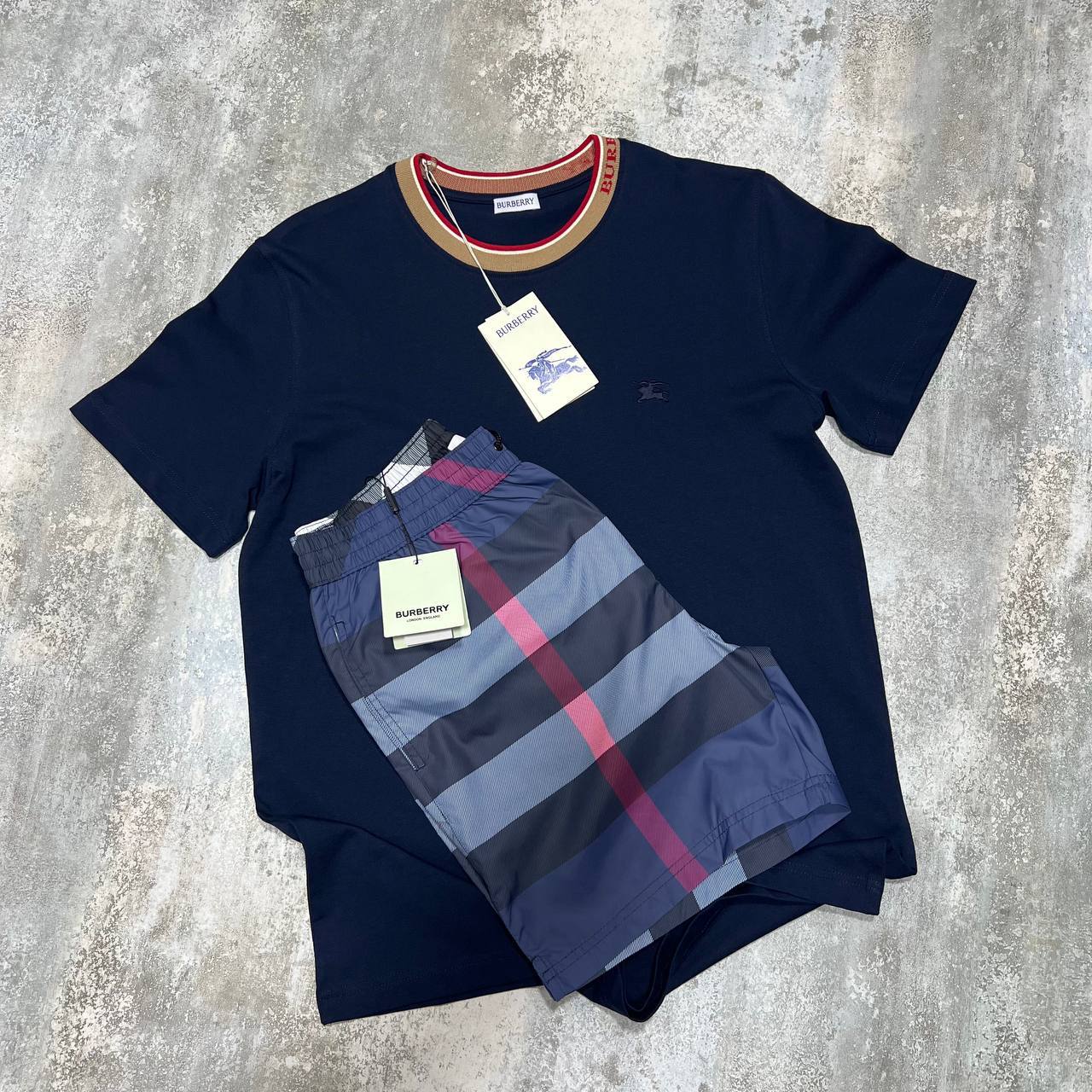 Burberry Jacquard-Striped Collar Men's Women's T-Shirts & Shorts Set in Different Colors Reps Sale UK Best Quality AAA Replica