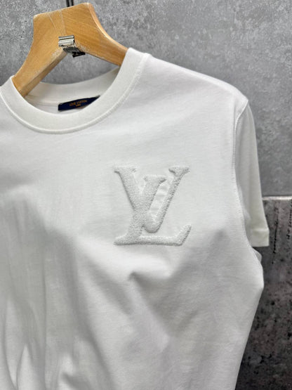 Louis Vuitton Embossed Signature LV T-Shirt Men's Women's in 2 Colors Reps UK Best Quality Sale AAA Replica