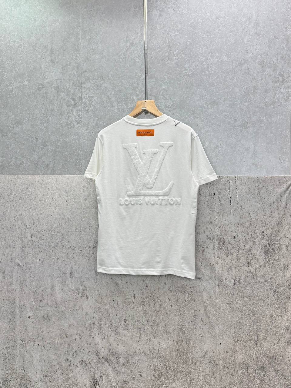 Louis Vuitton Embossed Signature LV T-Shirt Men's Women's in 2 Colors Reps UK Best Quality Sale AAA Replica