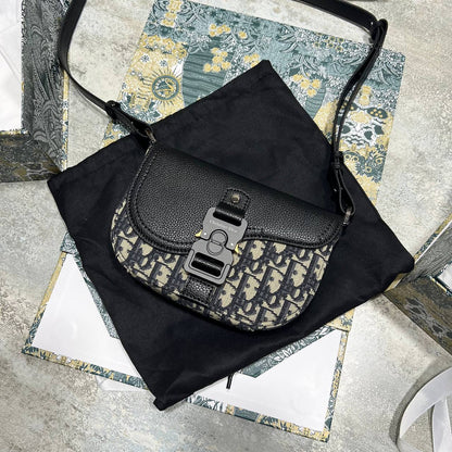 Dior Mini Saddle Messenger Bag with Flap Men's Bag Beige/Black Reps Sale UK Best Quality AAA Replica