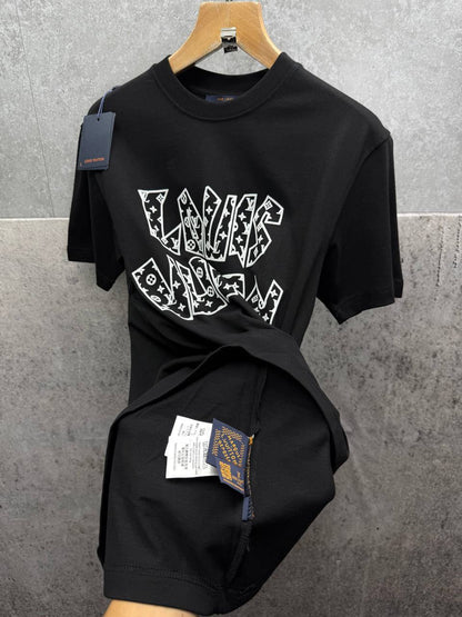 Louis Vuitton Signature Print T-Shirts Men's Women's in Black Color Reps Sale UK Best Quality AAA Replica