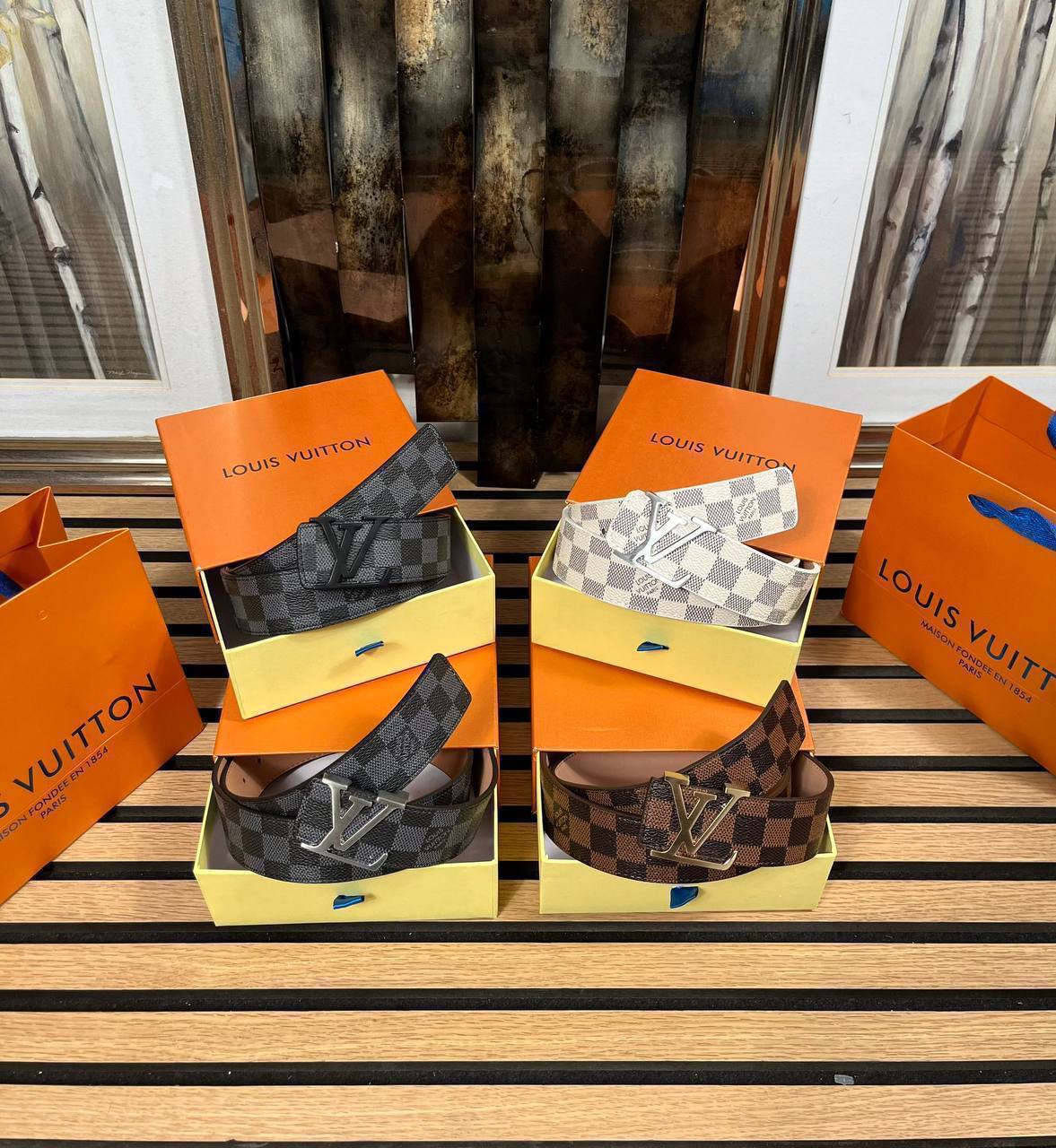 photo 5787395954246880234 y Louis Vuitton 40mm Reversible Belt LV Initiales buckle AAA replica UK - multiple colours designer reps