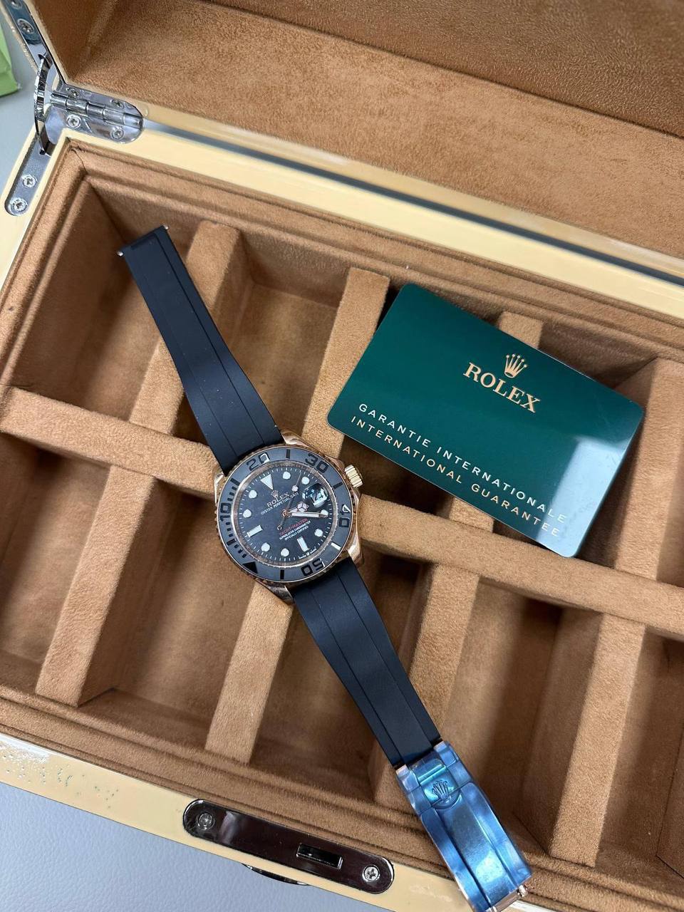 photo 5807509088525553249 y Rolex Yacht-Master 40 Everose Gold black bezel Oysterflex strap AAA replica watch UK - men's reps sale