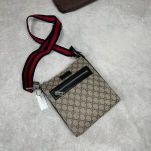 Gucci GG Supreme Canvas Messenger bag with dust bag 2 colours AAA replica UK - men's designer reps
