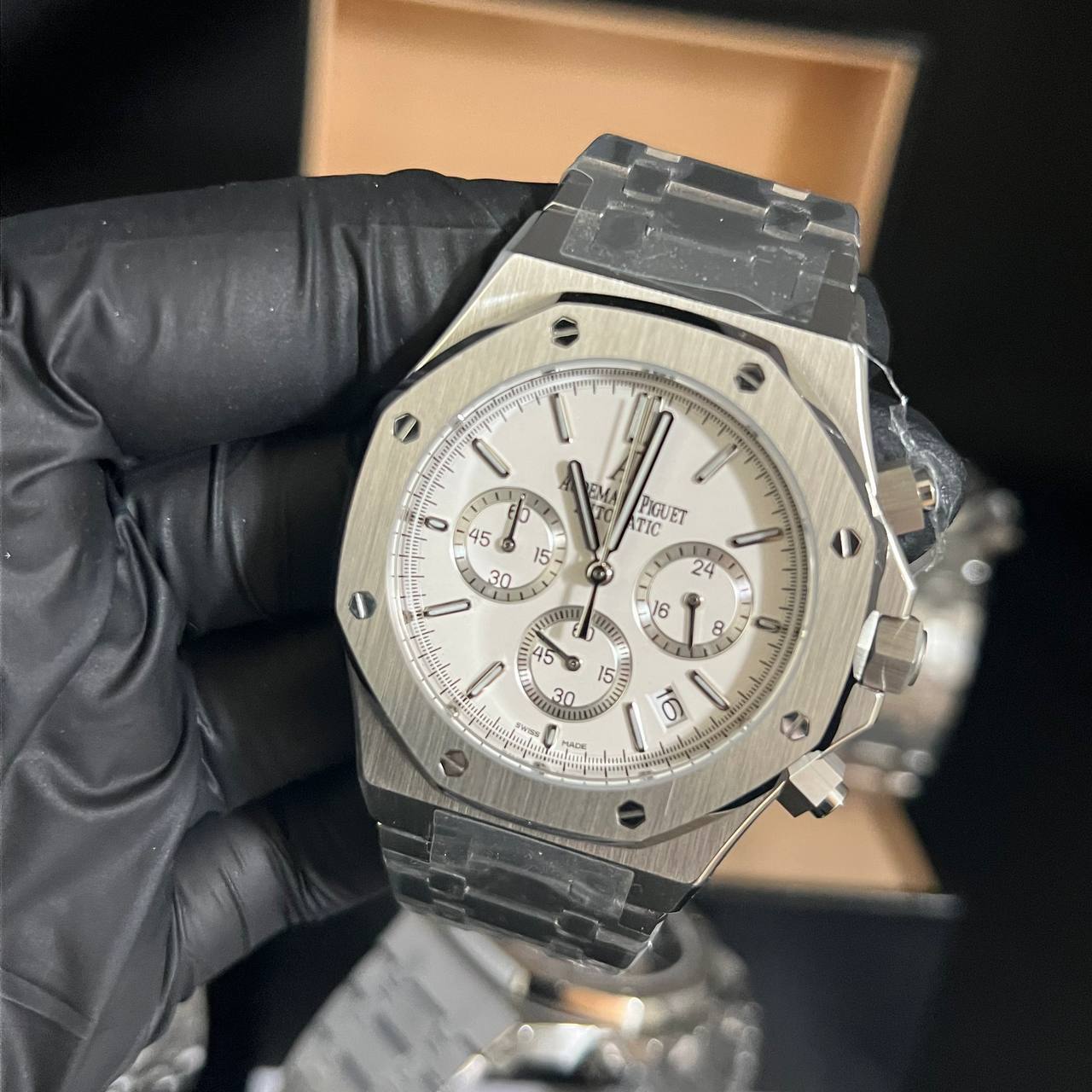 photo 5816801731306786282 y Audemars Piguet Royal Oak Chronograph white dial 26240ST AAA replica watch UK — men's AP reps sale