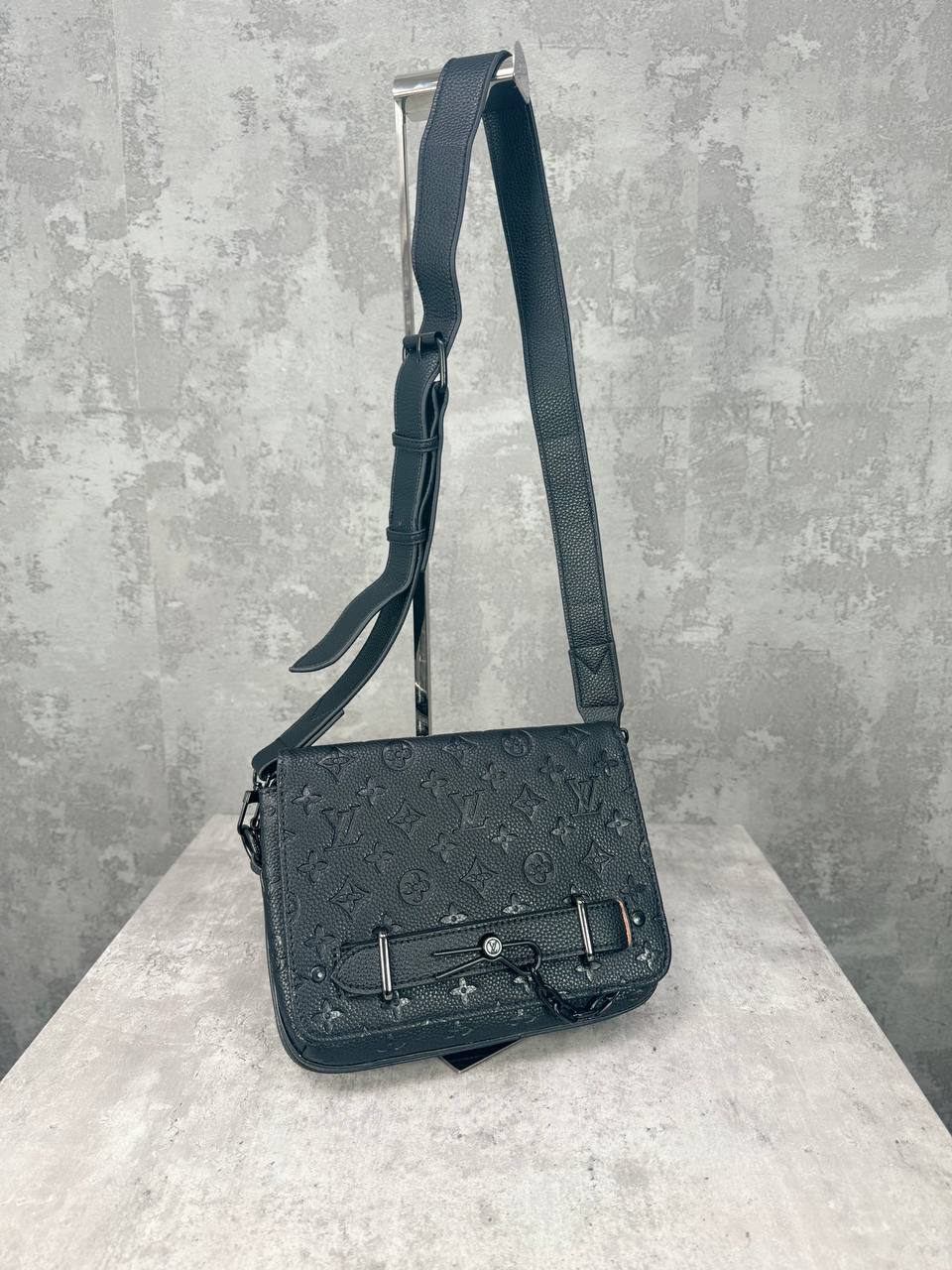 photo 5819053531120471952 y Louis Vuitton Steamer Monogram Taurillon Messenger black AAA replica bag UK — men's women's designer reps sale