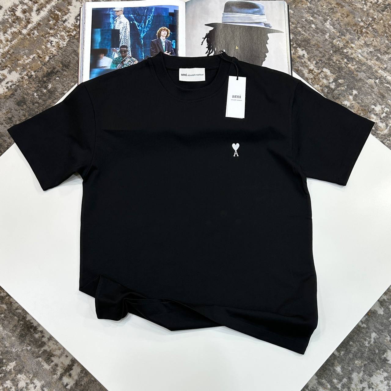 photo 5821087451538199764 y 1 Ami Paris Ami de Coeur logo short sleeve AAA replica t-shirt UK — men's women's different colours designer reps