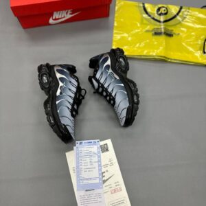 Nike Air Max Plus TN Black Wolf Grey IO0657-001 men's AAA replica trainers UK — designer reps sale