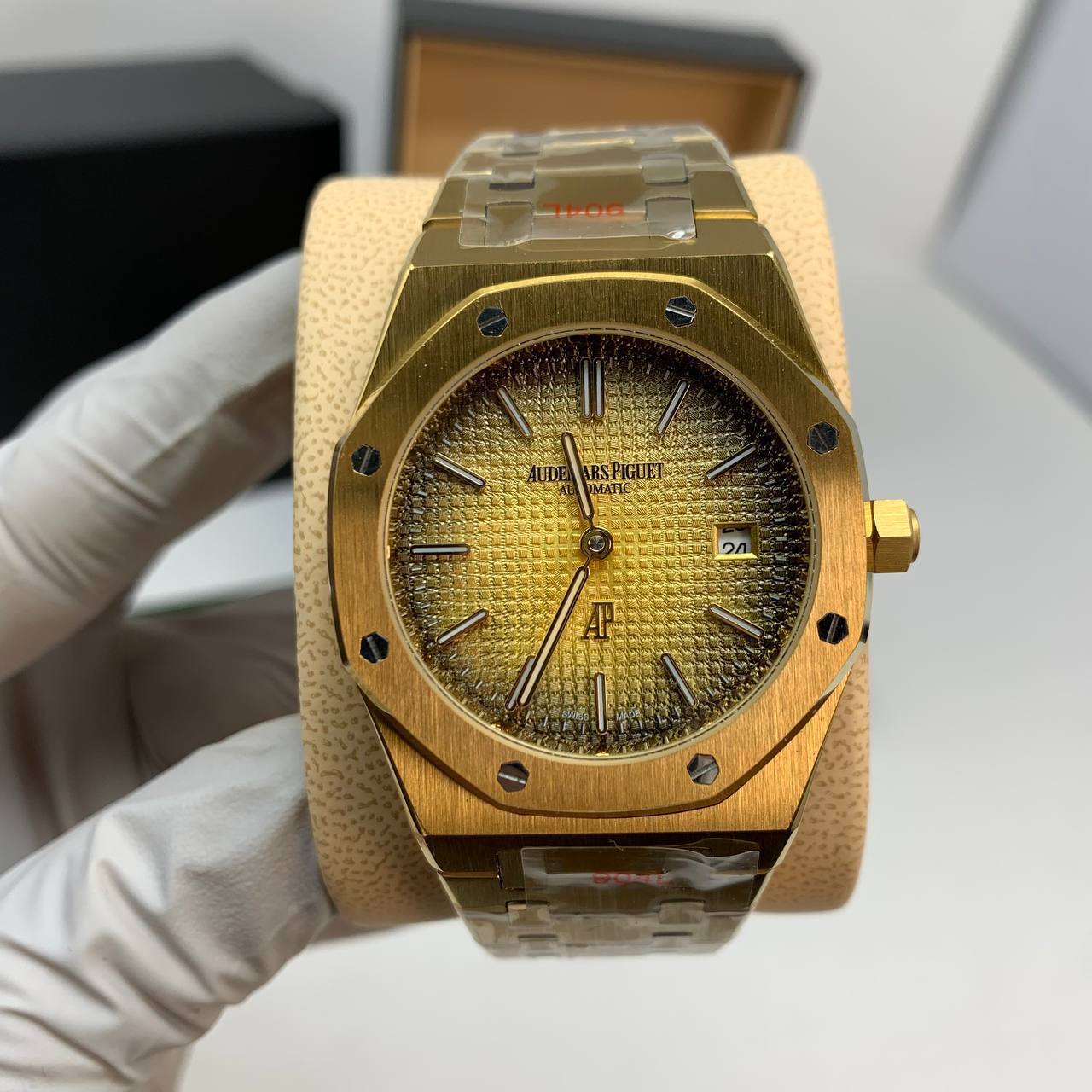 photo 5825510636492885613 y Audemars Piguet Royal Oak Jumbo Extra-Thin Yellow Gold 16202BA AAA replica watch UK - men's AP reps sale