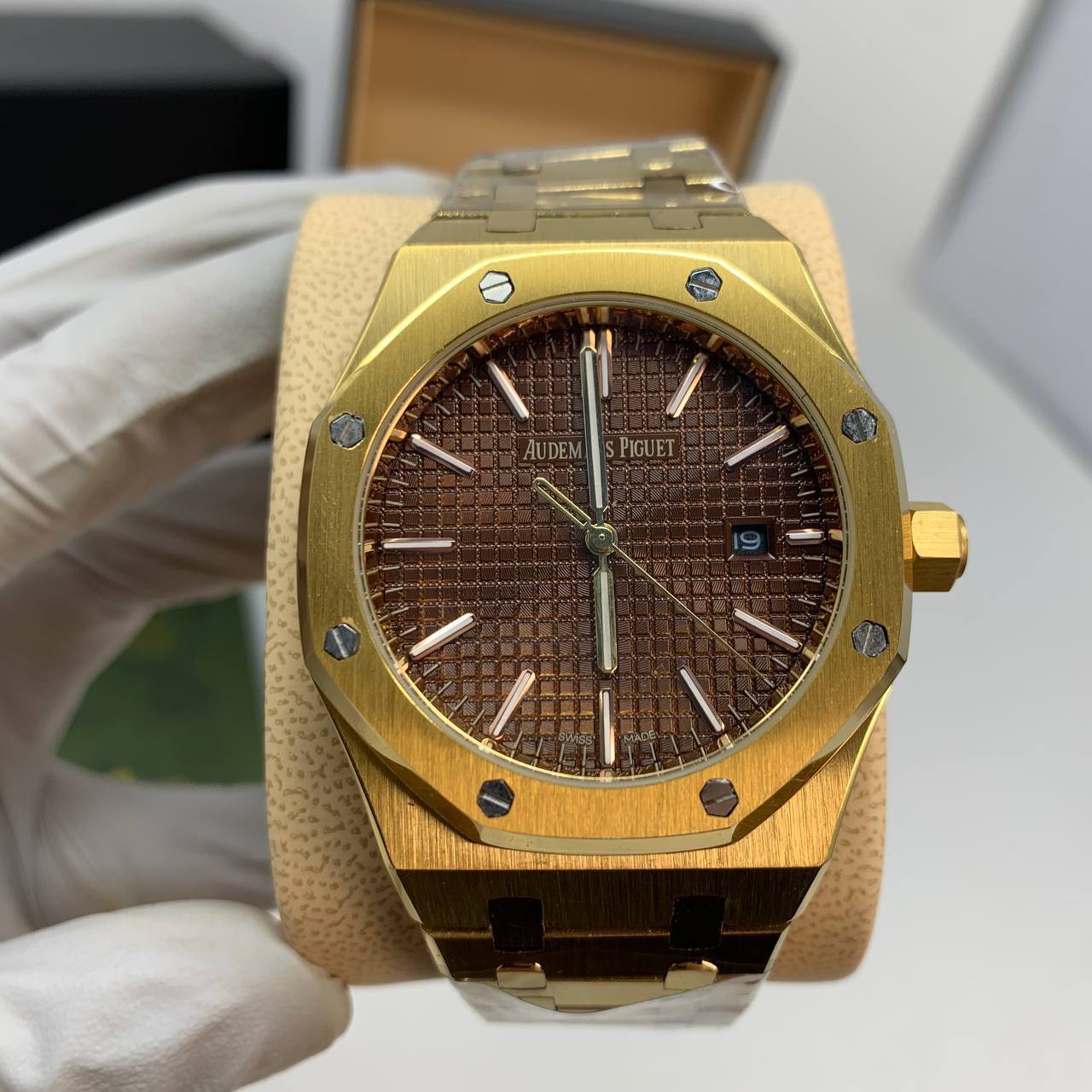photo 5825510636492885615 y Audemars Piguet Royal Oak Selfwinding Chocolate Dial 15500OR rose gold AAA replica watch UK - men's AP reps