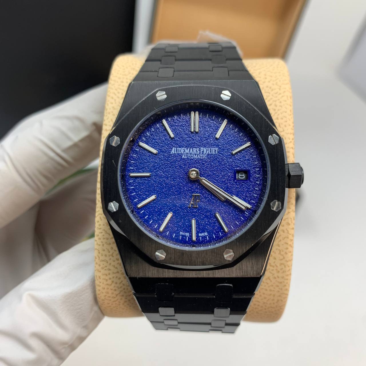 photo 5825510636492885616 y Audemars Piguet Royal Oak Jumbo Extra-Thin Blue Dial 16202BC AAA replica watch UK - men's AP reps sale