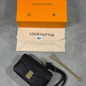 Louis Vuitton Pochette Metis East West Monogram shoulder bag black AAA replica UK - women's reps sale