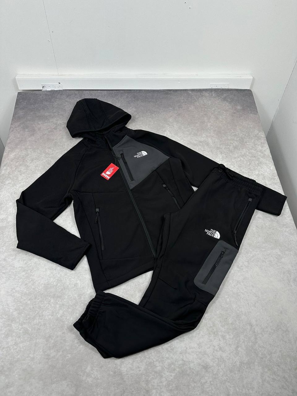 photo 5828132314595134570 y The North Face Full-Zip Softshell tracksuit different colours men's AAA replica UK - designer reps sale