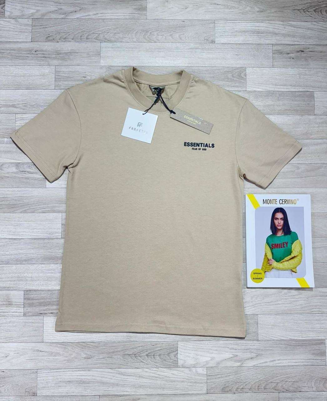 photo 5828132314595134590 y Essentials Fear of God Classic Fit Cotton Graphic t-shirt different colours AAA replica UK - reps sale