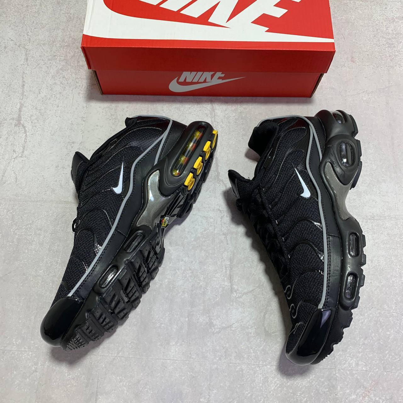 photo 5832583927938354412 y Nike TN Air Max Plus OG Black Reflective HV8066-002 men's AAA replica trainers UK - designer reps