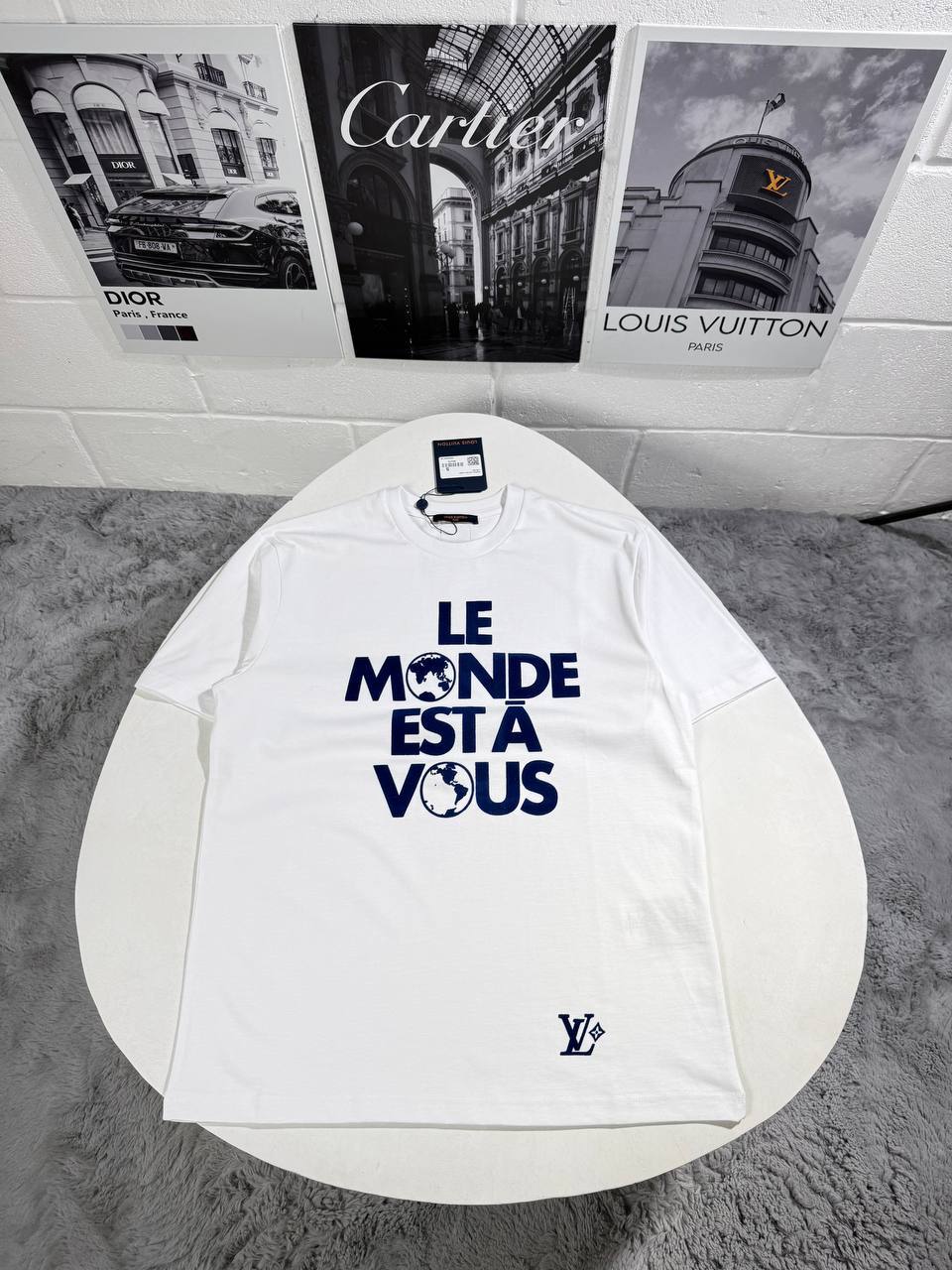photo 5832710985955872773 y Louis Vuitton Graphic Logo short sleeve t-shirt AAA replica UK - men's women's 2 colours designer reps