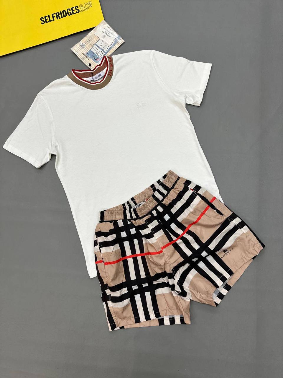 photo 5832710985955872833 y df29a7b1 92af 4b35 a94c 1bda769e7e5e Burberry Check Trim Collar t-shirt shorts set white beige AAA replica UK - men's designer reps sale