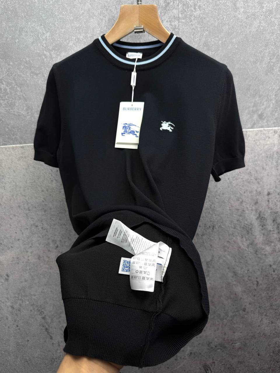 photo 5839087238568938989 y 39.jpg Burberry Equestrian Knight Design EKD Short Sleeve Knit Men's Women's T-Shirts in 2 Colors Reps Sale UK Best Quality AAA Replica