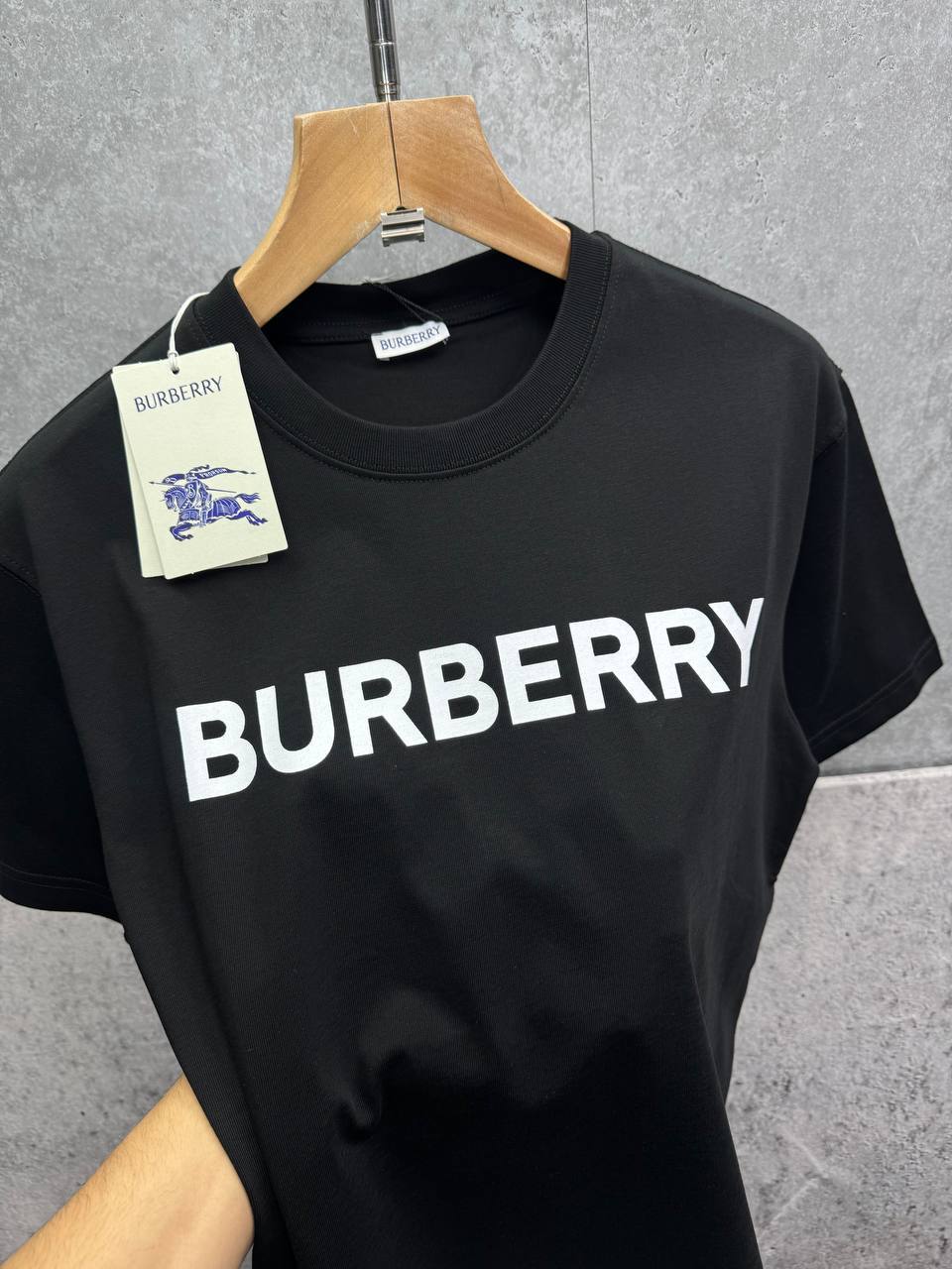 photo 5839087238568939002 y 1.jpg Burberry Block Lettering Logo Print Short Sleeve Men's Women's T-Shirts in 2 Colors Reps Sale UK Best Quality AAA Replica