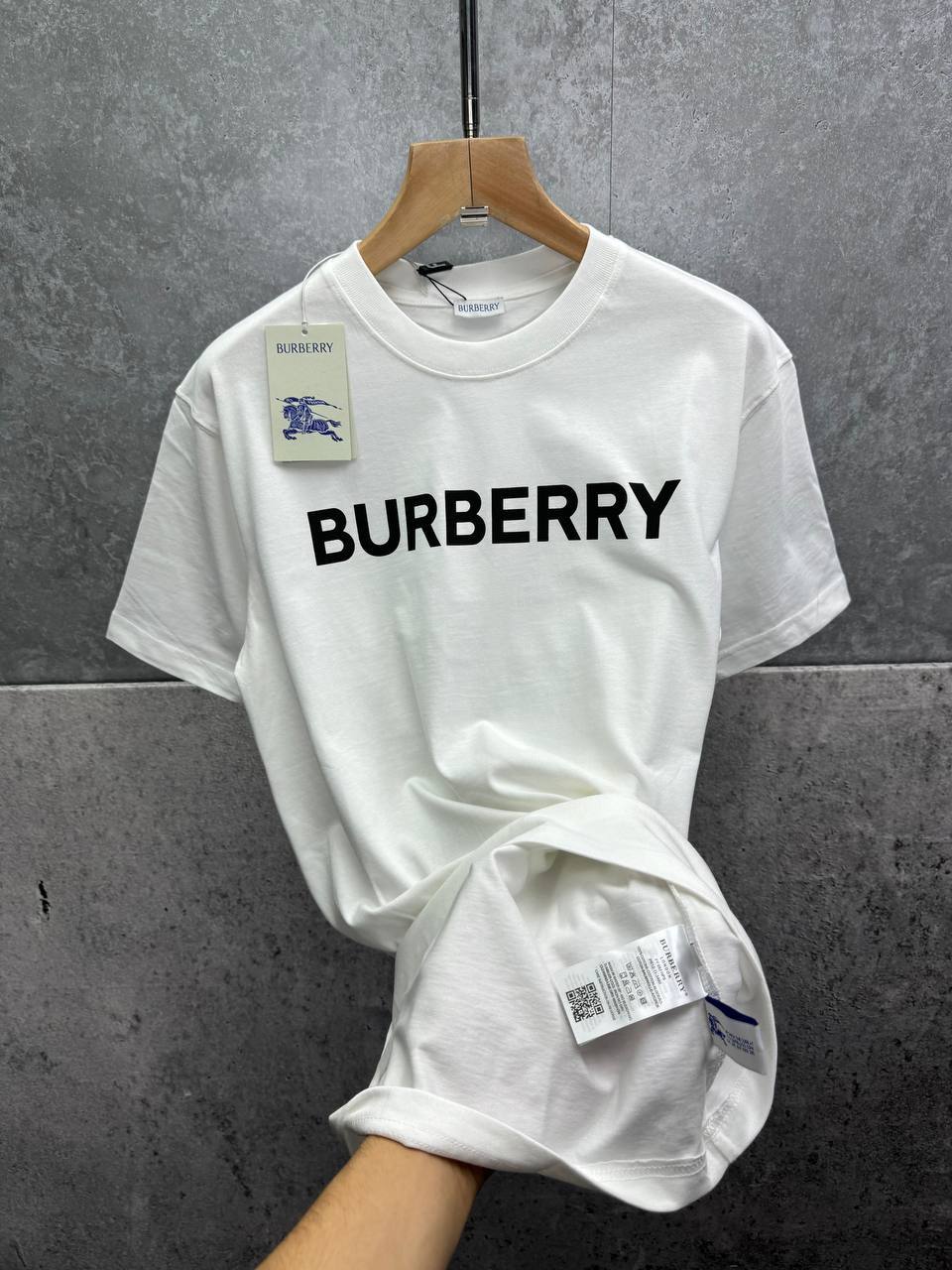 photo 5839087238568939005 y 1.jpg Burberry Block Lettering Logo Print Short Sleeve Men's Women's T-Shirts in 2 Colors Reps Sale UK Best Quality AAA Replica