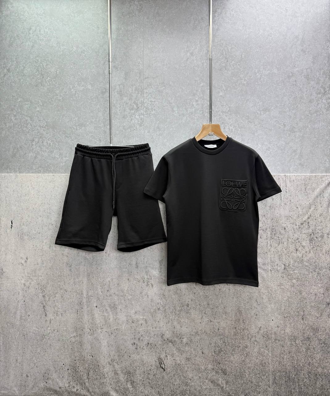 photo 5848330596600450536 y.jpg Loewe Relaxed Fit Anagram Embroidery Pocket Short Sleeve T-Shirts & Shorts Set in Black Color Men's Reps Sale UK Best Quality AAA Replica