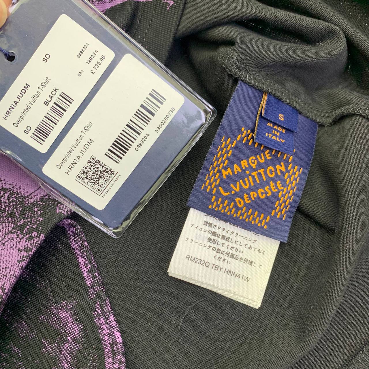photo 5848330596600450618 y 1.jpg Louis Vuitton Overprinted Vuitton Short Sleeve Men's Women's T-Shirts in 2 Colors Reps Sale UK Best Quality AAA Replica
