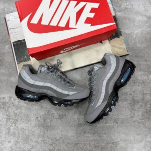 photo 5929087694141066442 y
