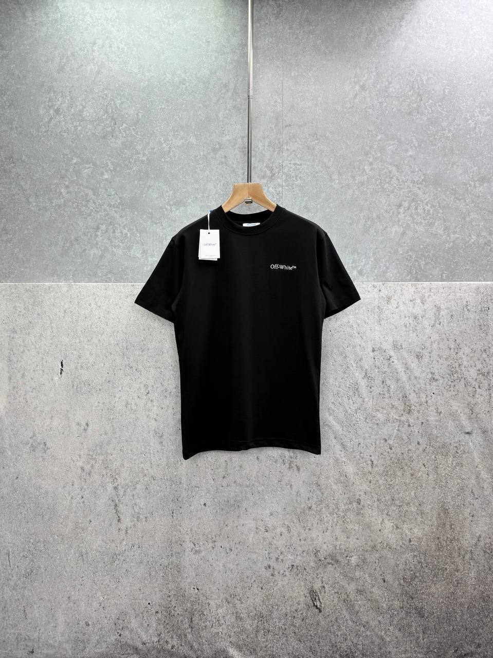 photo 5940325089523993731 y 7ba1f64c 13cb 437e 88db 8998d190e920 7.jpg Off-White "Cloudy Arrow" Embroidered Skate T-Shirt in 2 Colors Reps Sale UK Best Quality AAA Replica